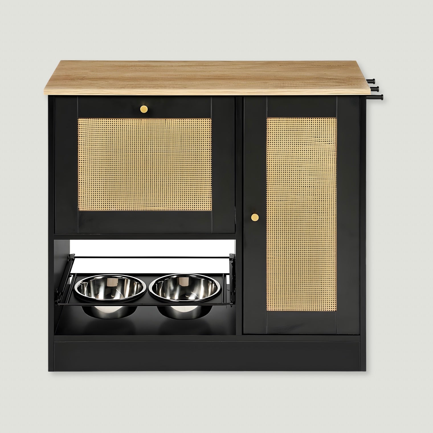 Feeding Station With 2 Lockers